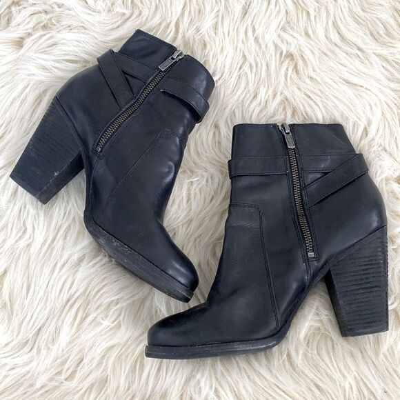 FRYE Black Ankle Buckle Chunky Heels Boots sz 8.5 - Like a New - Picture 13 of 16